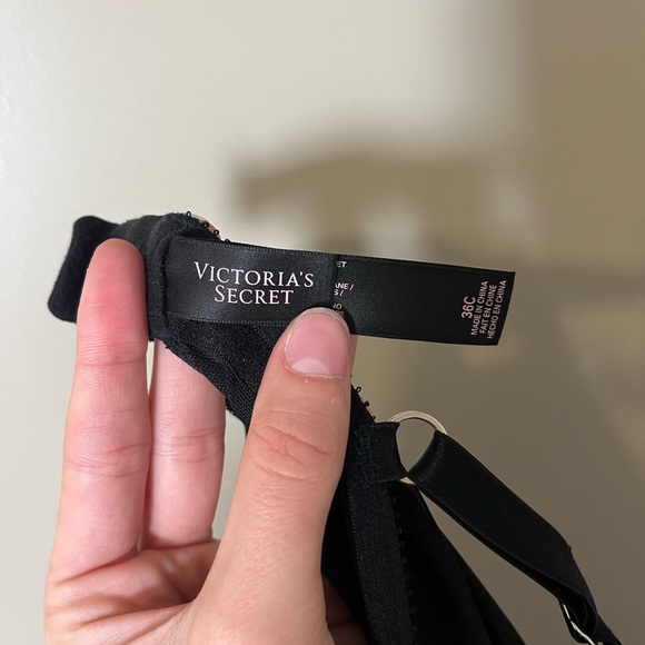 Victoria’s Secret Lingerie - Picture 4 of 4
